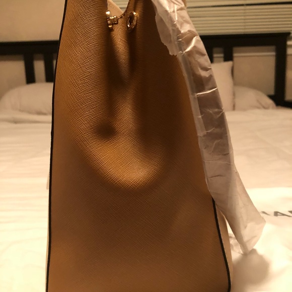 Michael Kors satchel purse - Picture 3 of 5